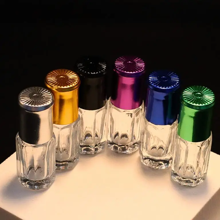 Frasco de perfume de diseño moderno, una de las tendencias en envases para vender perfumes en Perú.